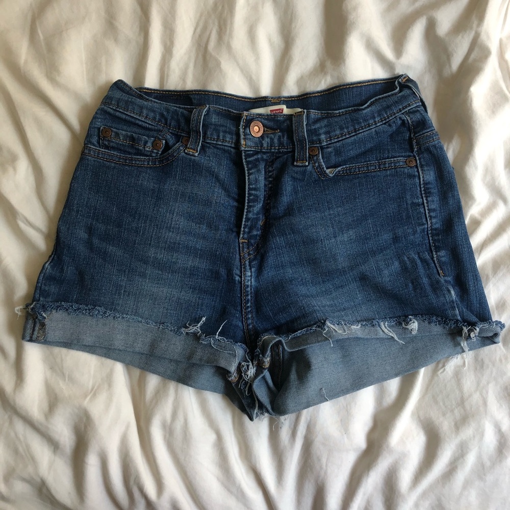 VINTAGE LEVI’S SHORTS
